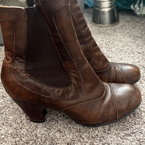 Born boots size 7 leather upper - Picture 3 of 6